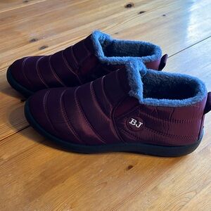 Warn winter booties NWOT Size 11